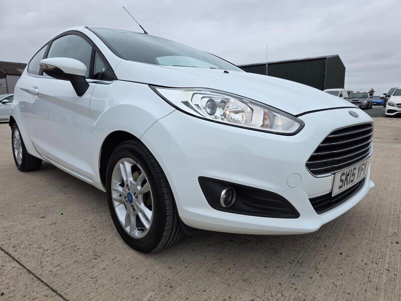 Ford Fiesta 1.0T EcoBoost Zetec Euro 5 (s/s) 3dr 2015 — view 7