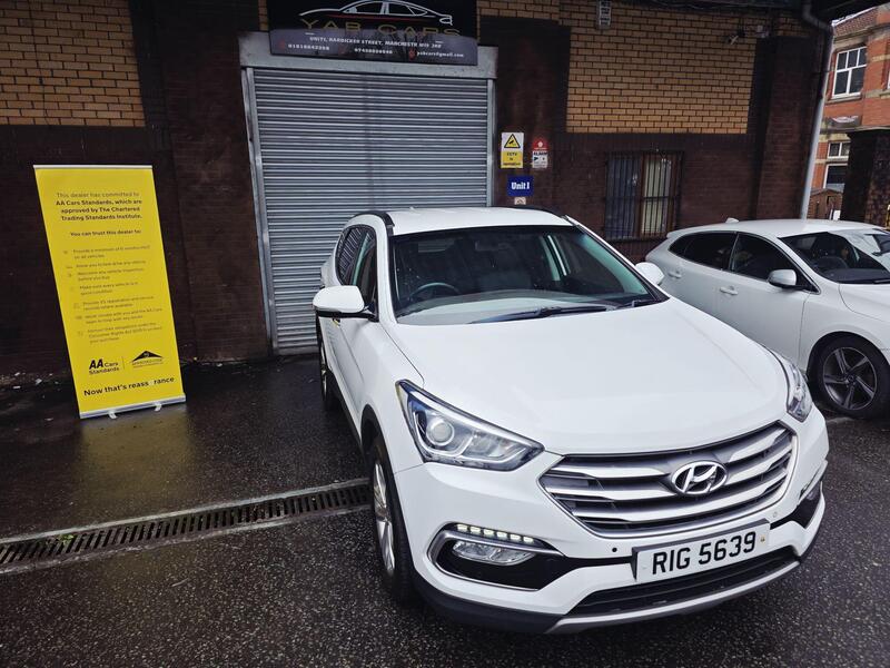 Hyundai Santa Fe 2.2 CRDi Blue Drive Premium Auto 4WD Euro 6 (s/s) 5dr (7 Seat)