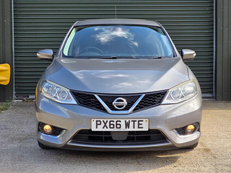 2016 Nissan Pulsar 1.5 dCi N-Connecta Euro 6 (s/s) 5dr interior or exterior view
