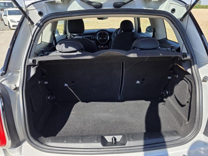MINI Hatch 1.5 Cooper Euro 6 (s/s) 3dr 2014 — view 13