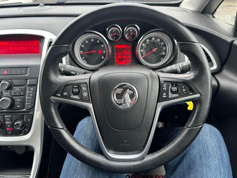 2015 Vauxhall Astra - exterior