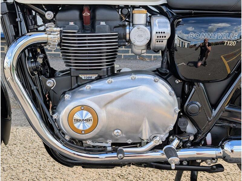 2023 Triumph Bonneville T120 - AutoTrader Import