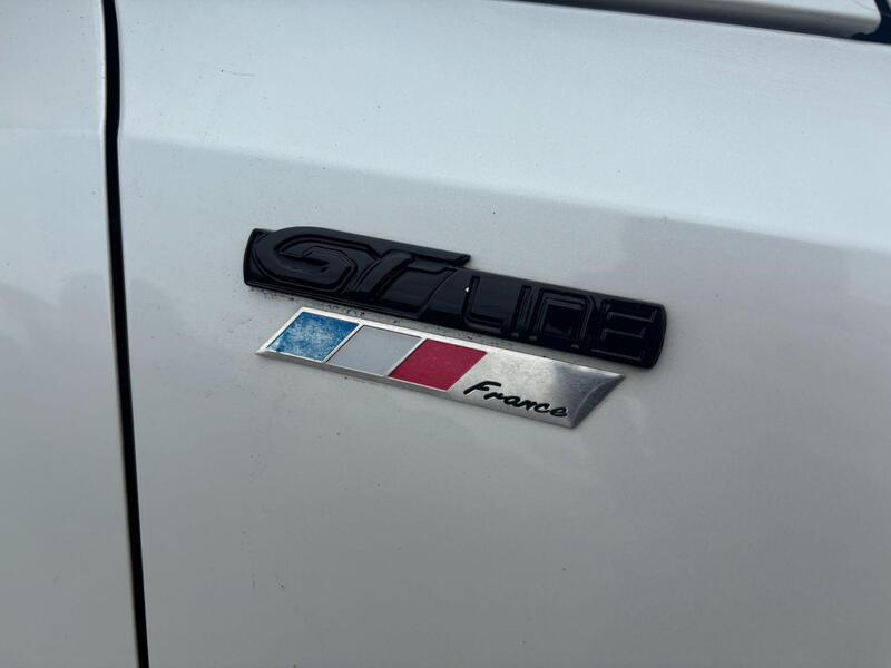 2016 Peugeot 308 - exterior