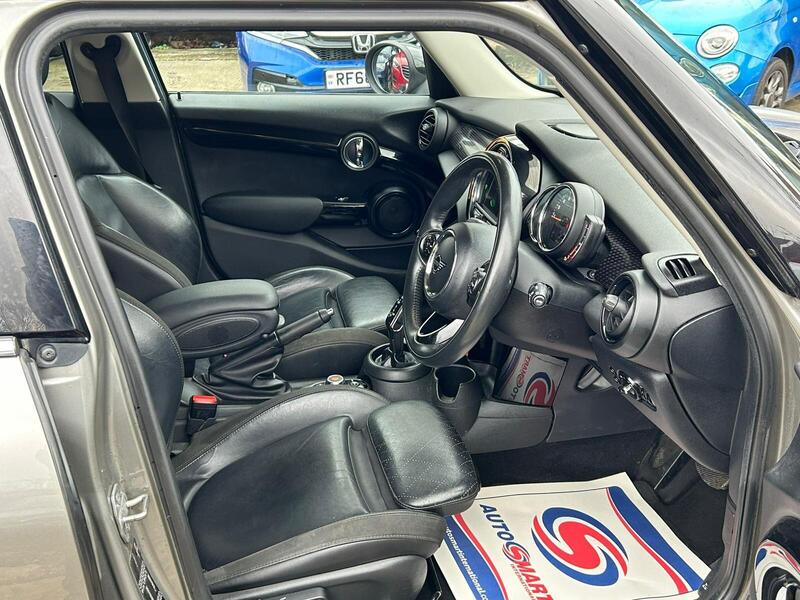 2019 MINI Hatch - AutoTrader Import