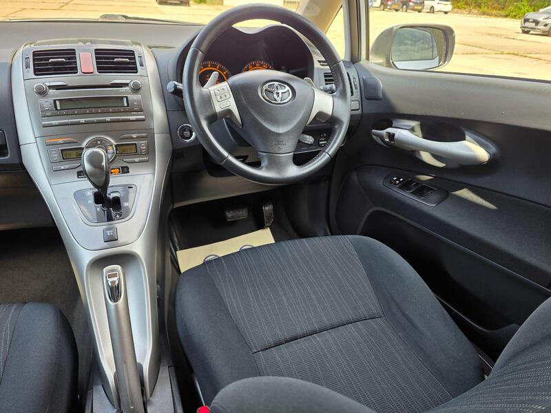2007 Toyota Auris 1.6 T Spirit Multimode 5dr interior or exterior view