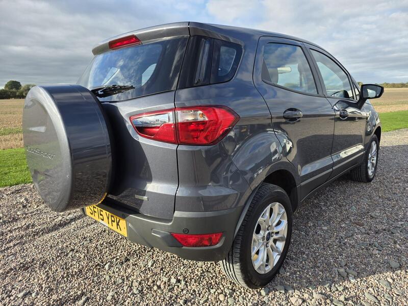 Ford EcoSport 1.0T EcoBoost Zetec 2WD Euro 6 (s/s) 5dr 2015 — view 9