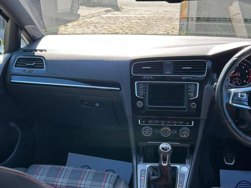 2016 Volkswagen Golf - AutoTrader Import