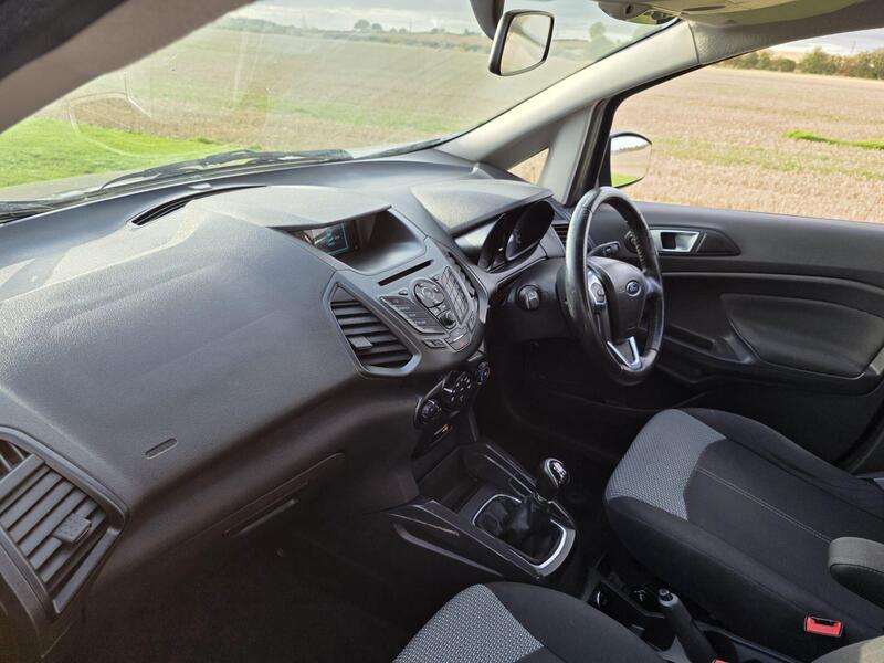 Ford EcoSport 1.0T EcoBoost Zetec 2WD Euro 6 (s/s) 5dr 2015 — view 23