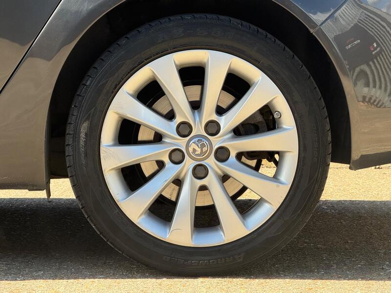 Grey 2015 Vauxhall Insignia - AutoTrader Import