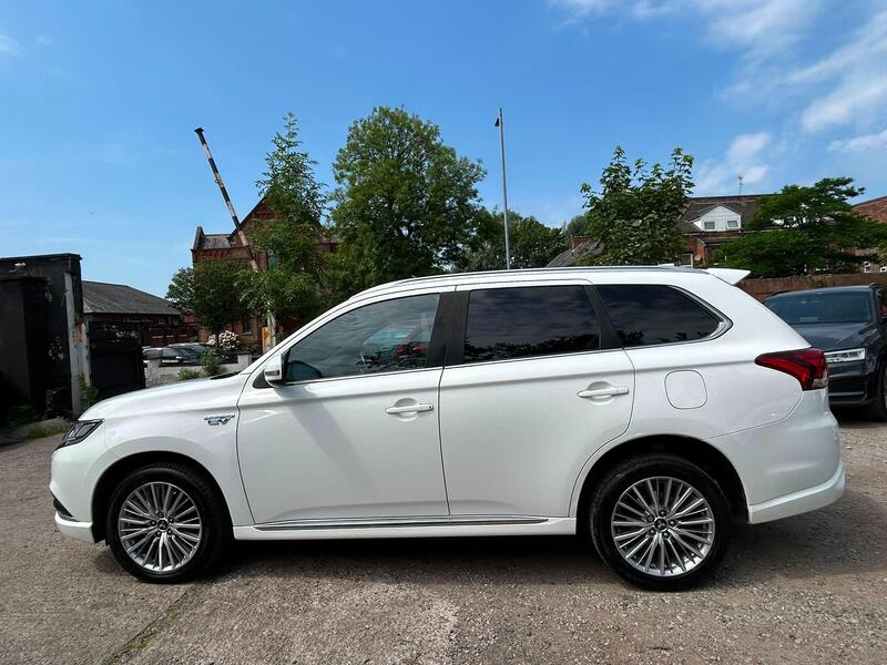 2021 Mitsubishi Outlander - AutoTrader Import