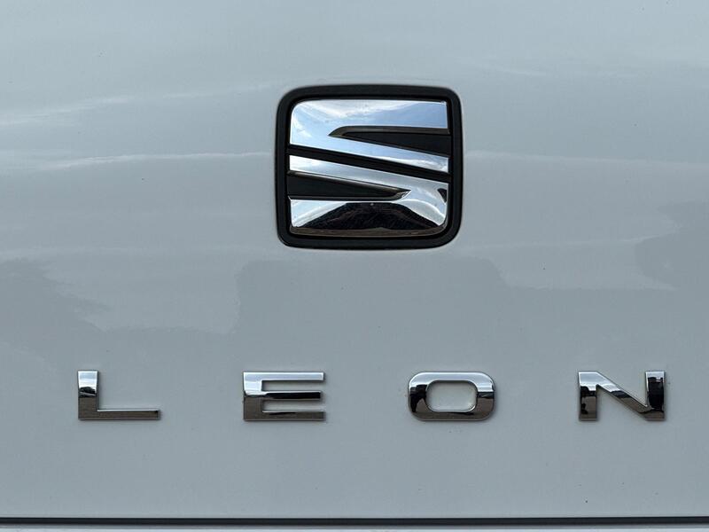 White 2017 SEAT Leon - AutoTrader Import