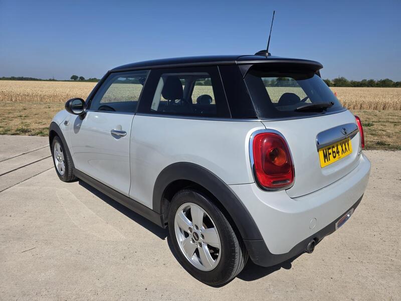 MINI Hatch 1.5 Cooper Euro 6 (s/s) 3dr 2014 — view 2