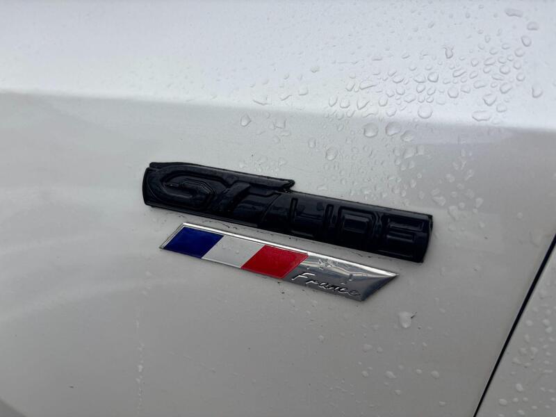 2016 Peugeot 308 - exterior