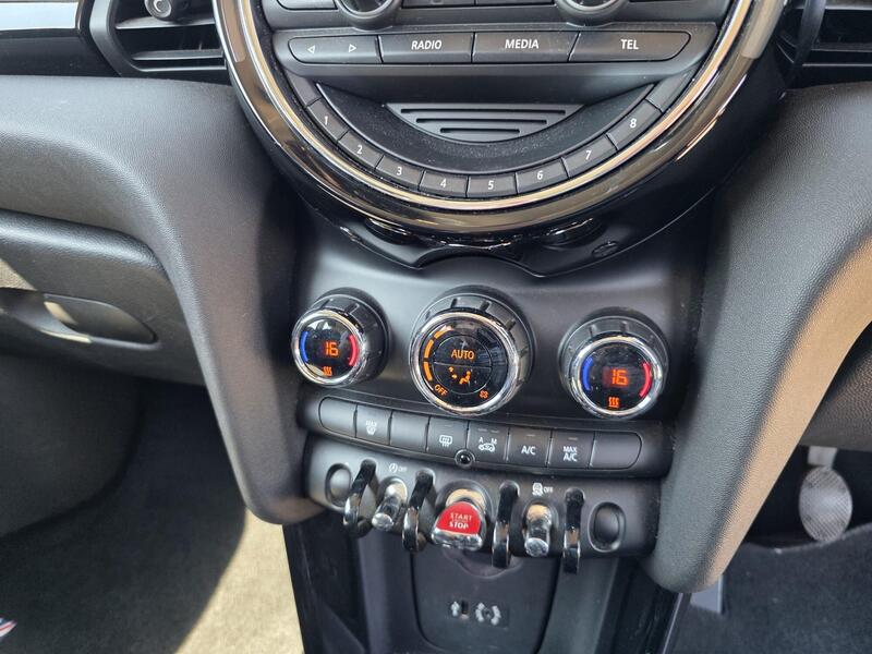 MINI Hatch 1.5 Cooper Euro 6 (s/s) 3dr 2014 — view 32
