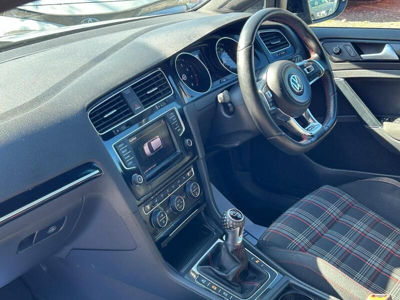 2016 Volkswagen Golf - AutoTrader Import