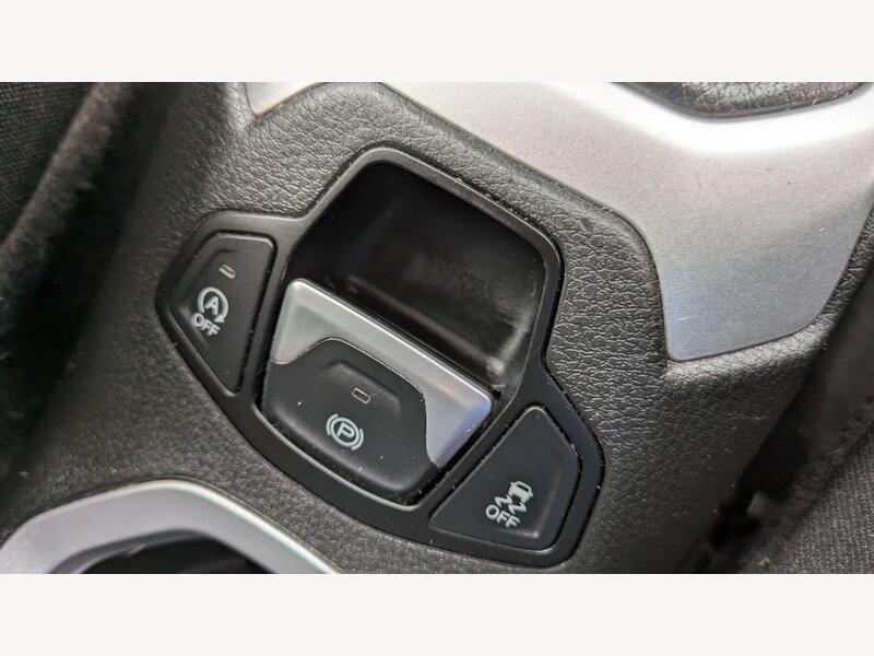 WHITE 2016 Jeep Renegade - AutoTrader Import