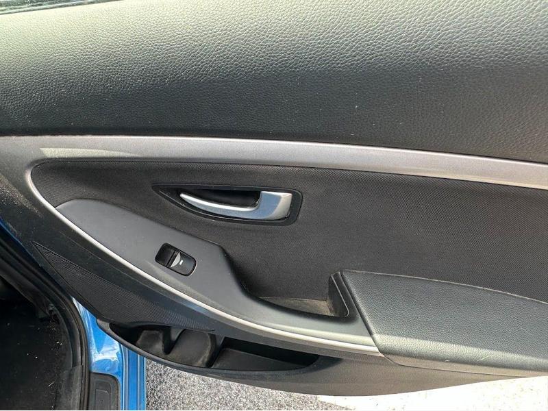 i30