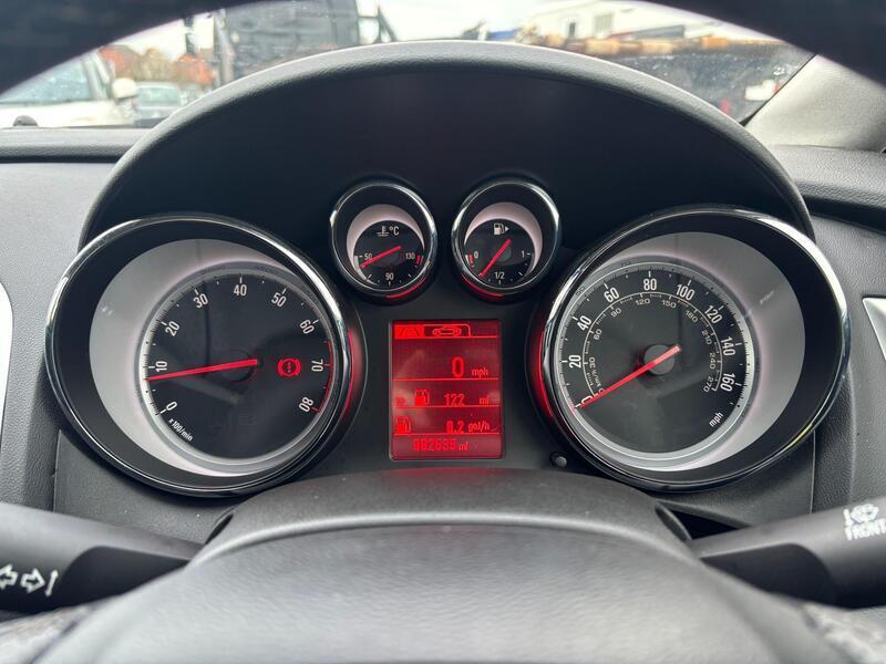 2015 Vauxhall Astra - exterior