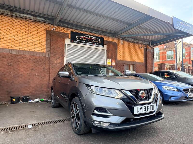 Nissan Qashqai 1.3 DIG-T N-Connecta Euro 6 (s/s) 5dr