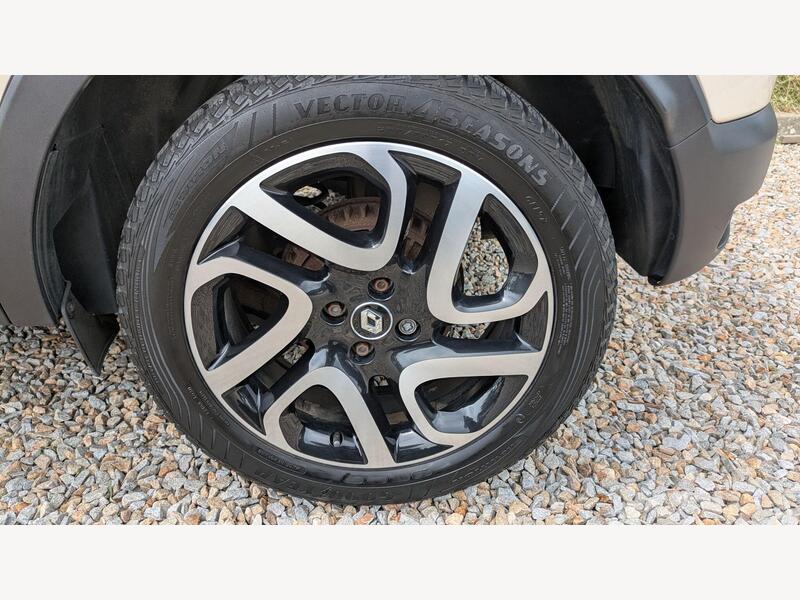 2016 Renault Captur - AutoTrader Import