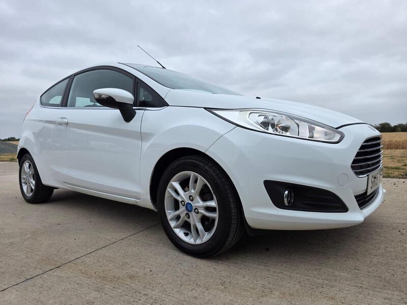 Ford Fiesta 1.0T EcoBoost Zetec Euro 5 (s/s) 3dr 2015 — view 5