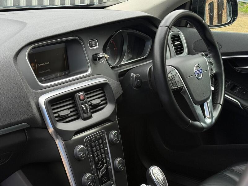 2013 Volvo V40 Cross Country - AutoTrader Import