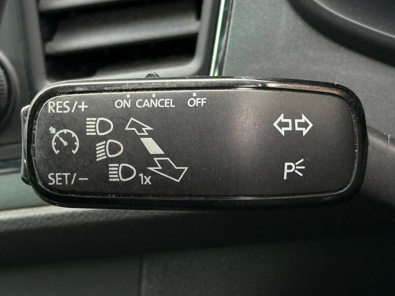 White 2017 SEAT Leon - AutoTrader Import