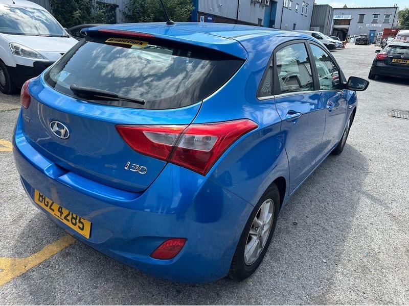 i30