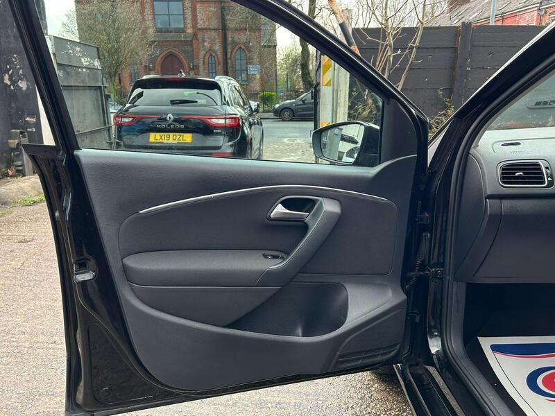 2016 Volkswagen Polo - AutoTrader Import