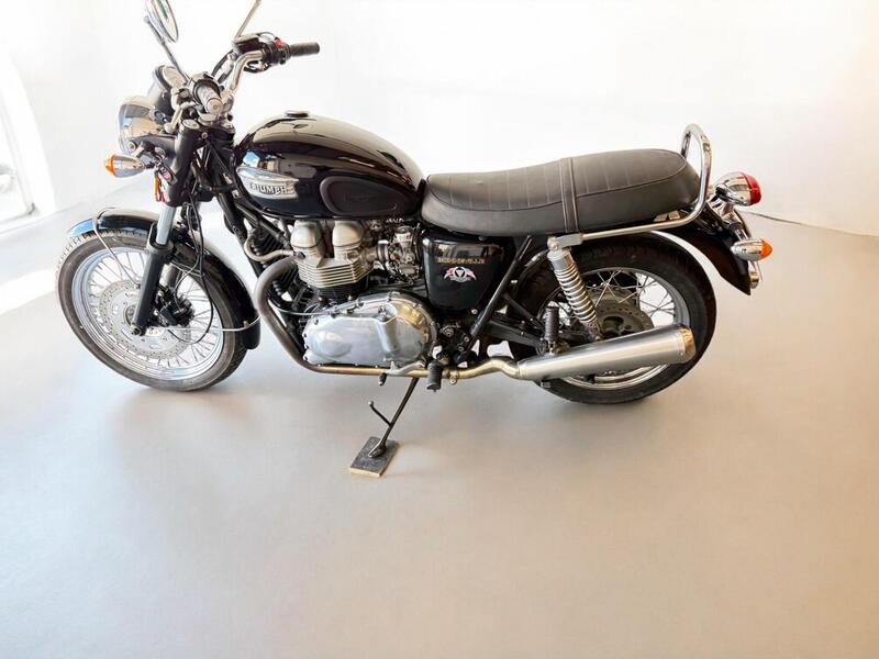 2002 Triumph Bonneville 790 - AutoTrader Import