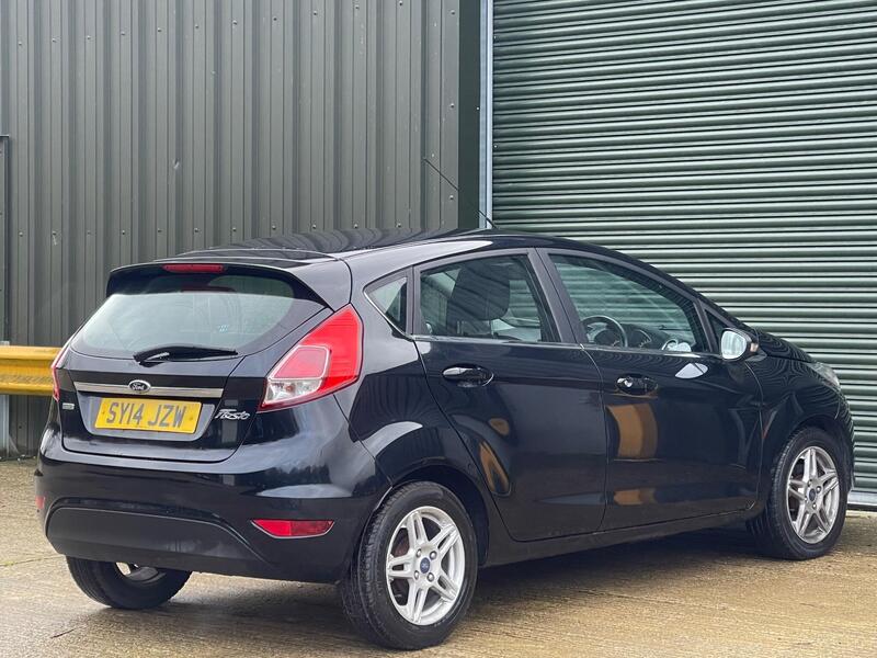 2014 Ford Fiesta 1.0T EcoBoost Zetec Euro 5 (s/s) 5dr interior or exterior view