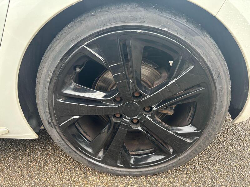 2016 Peugeot 308 - exterior