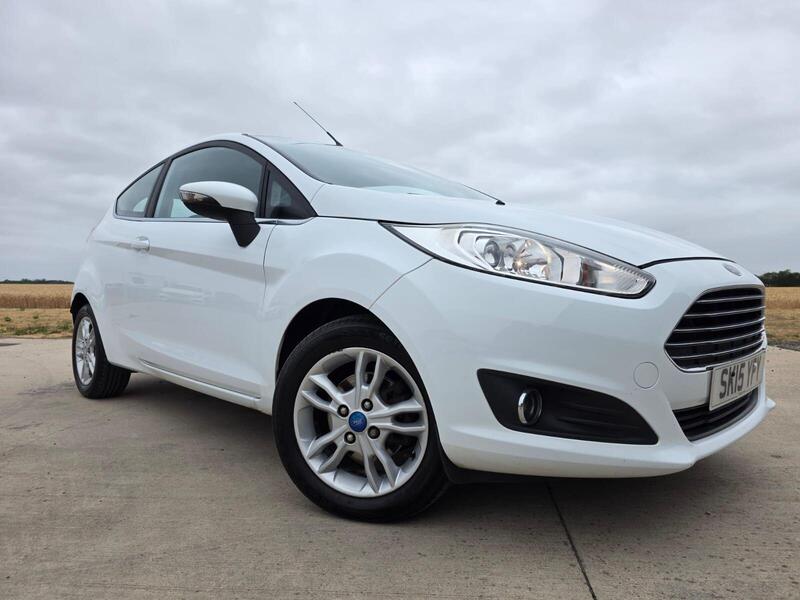 Ford Fiesta 1.0T EcoBoost Zetec Euro 5 (s/s) 3dr 2015 — view 6