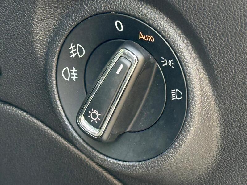 White 2017 SEAT Leon - AutoTrader Import