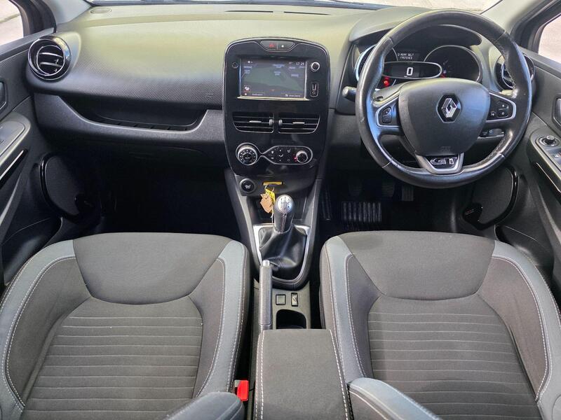 2016 Renault Clio 0.9 TCe Dynamique S Nav Euro 6 (s/s) 5dr interior or exterior view