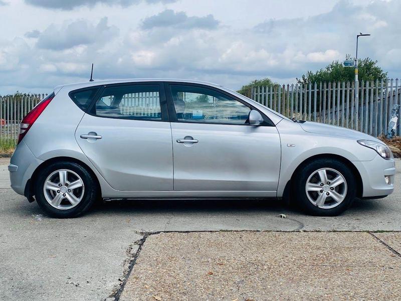 i30