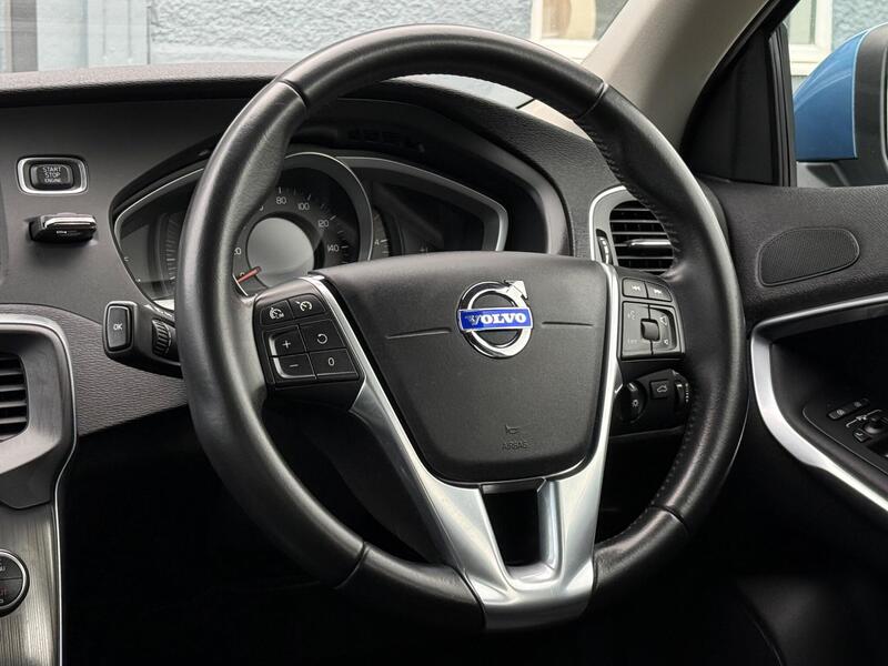 2016 Volvo V40 - AutoTrader Import