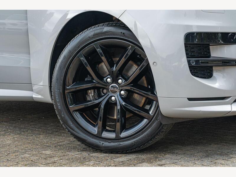 Land Rover Range Rover Sport 3.0 D300 MHEV Dynamic SE Auto 4WD Euro 6 (s/s) 5dr | Portland Autos