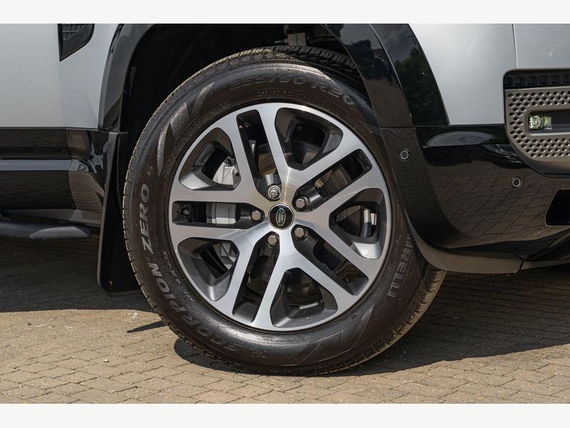 Land Rover Defender 130 3.0 D300 MHEV X-Dynamic SE Auto 4WD Euro 6 (s/s) 5dr | Portland Autos