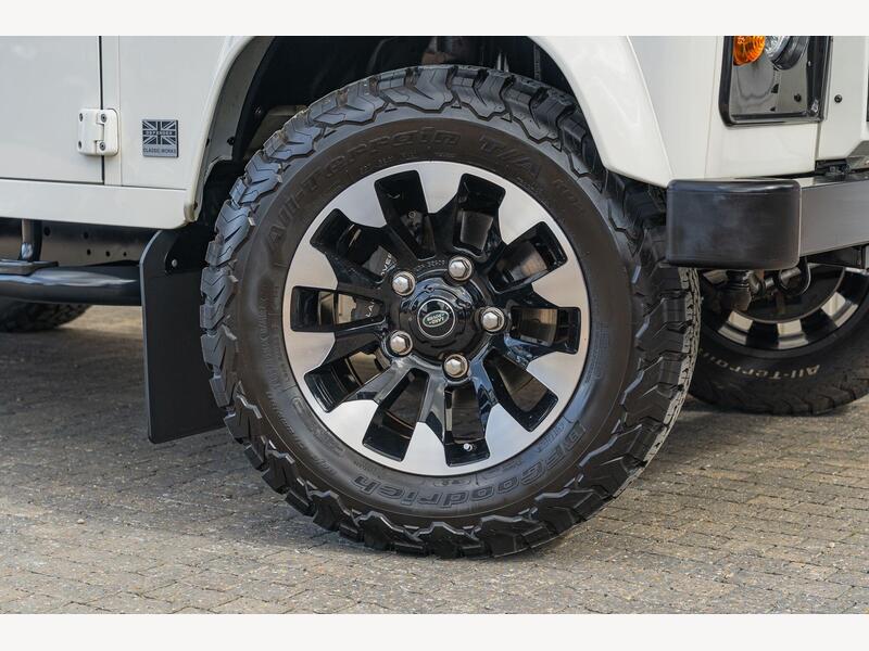 Land Rover Defender 110 2.4 TDCi SUV 5dr Diesel Manual 4WD MWB Euro 4 (122 bhp) | Portland Autos