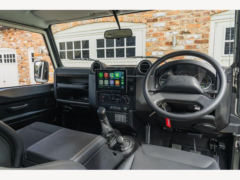Land Rover Defender 110 2.4 TDCi SUV 5dr Diesel Manual 4WD MWB Euro 4 (122 bhp) | Portland Autos