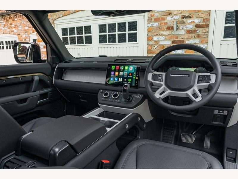 Land Rover Defender 110 3.0 D250 MHEV X-Dynamic SE Auto 4WD Euro 6 (s/s) 5dr | Portland Autos