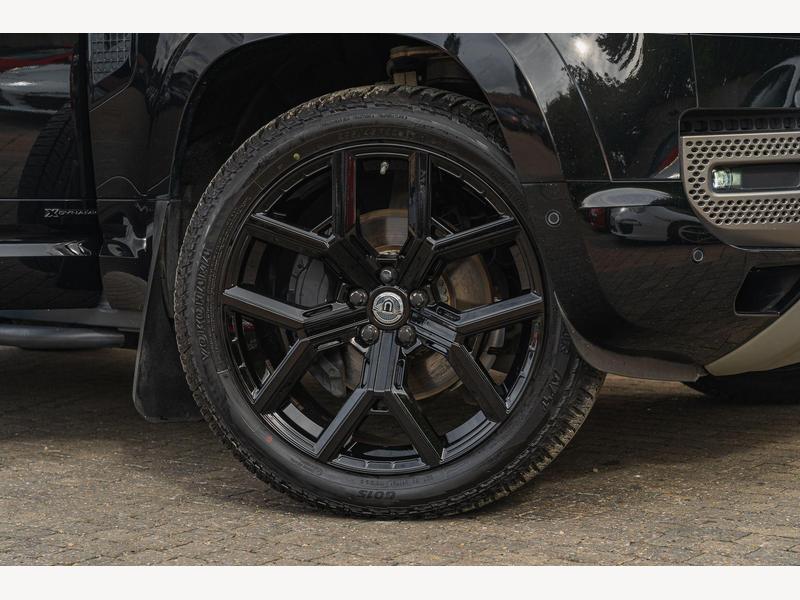 Land Rover Defender 110 3.0 D300 MHEV X-Dynamic HSE Auto 4WD Euro 6 (s/s) 5dr | Portland Autos