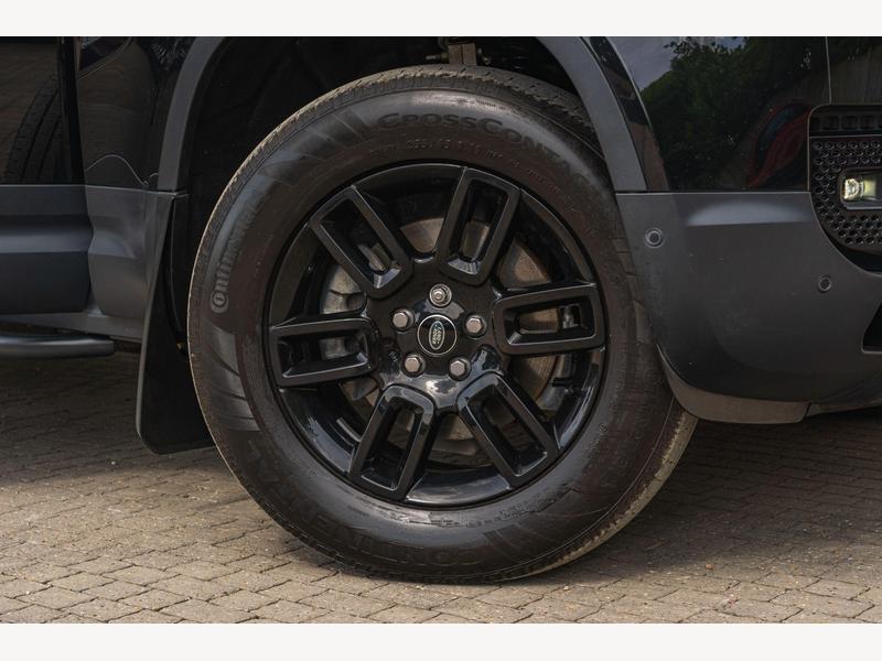 Land Rover Defender 110 3.0 D250 MHEV SE Hard Top SUV Auto 4WD MWB Euro 6 (s/s) 5dr | Portland Autos