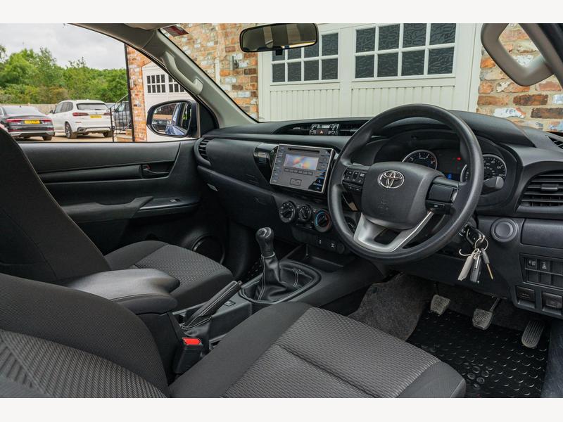 Toyota Hilux 2.4 D-4D Active 4WD Euro 6 4dr (TSS) | Portland Autos
