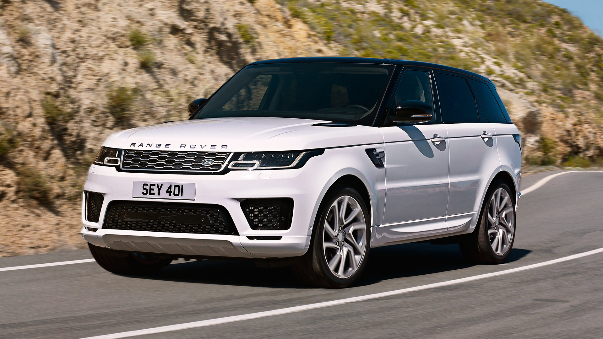 Revised Range Rover Sport includes plug-in hybrid model | AutoTrader