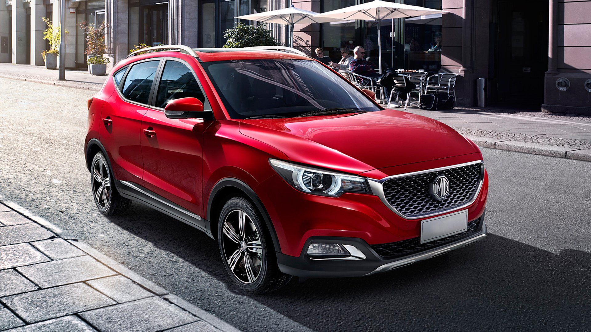 MG unveils new XS SUV at London Motor Show | AutoTrader