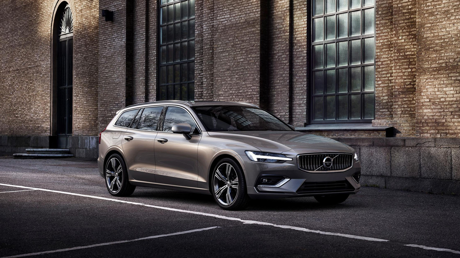 New Volvo V60 to make estate cars sexy again? | AutoTrader