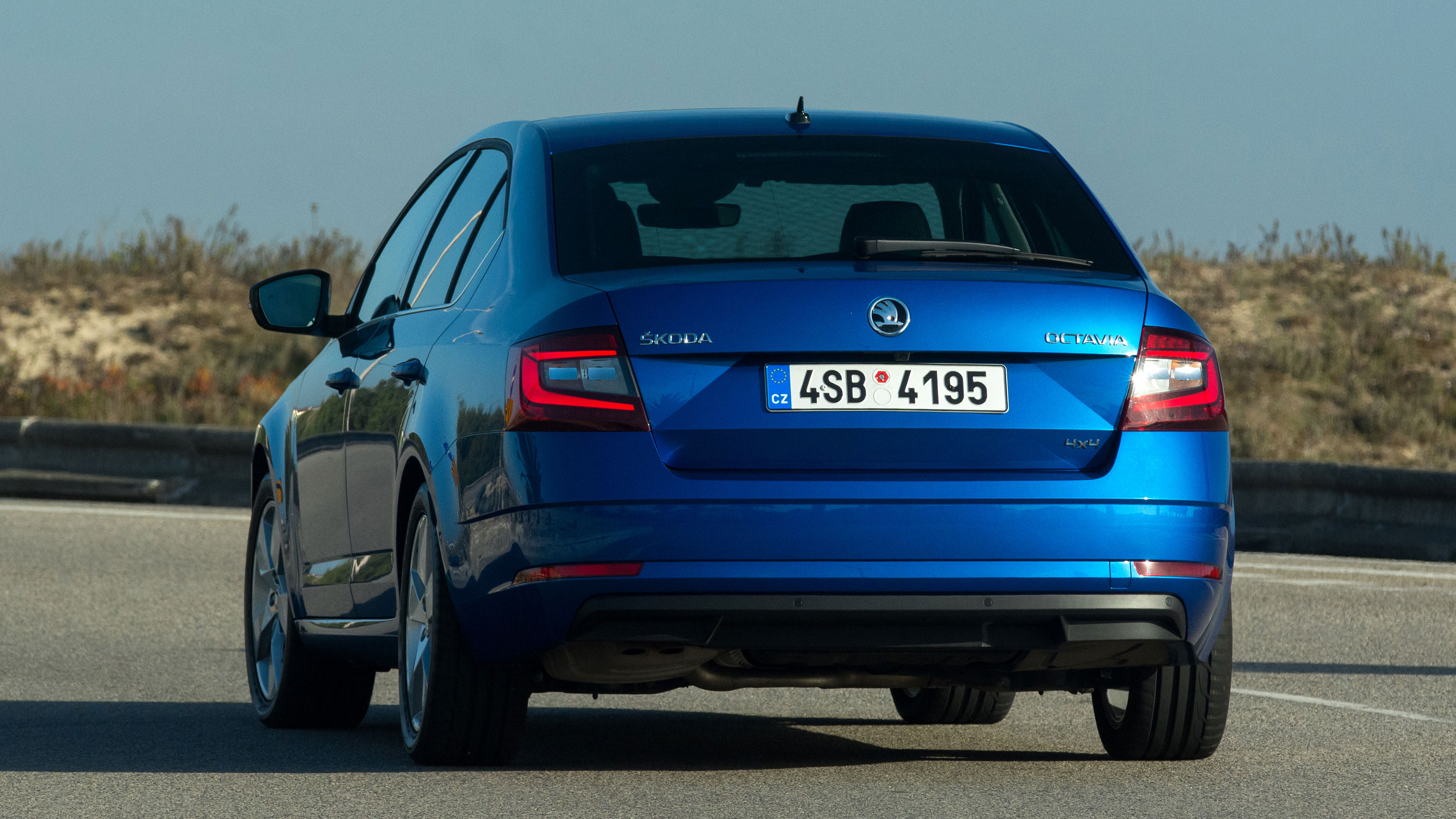 Skoda Octavia Estate 1 6 Tdi 2013 Review Auto Express