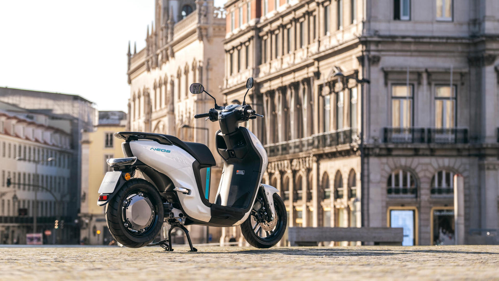 Yamaha launches first electric scooter | AutoTrader